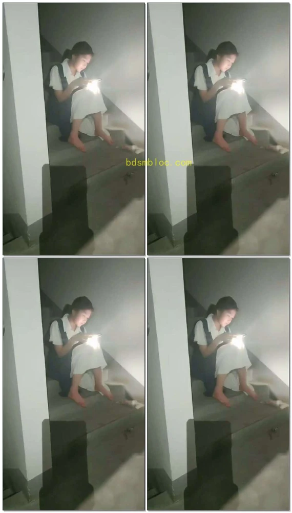 【雯雯可劲吃】楼户外梯舔脚
