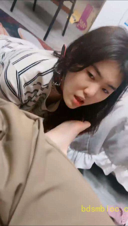 【橘子没熟】双女主强制你老婆当厕奴