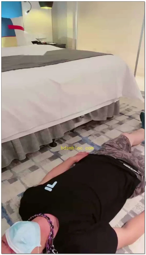 【玖玖呀】鞭打耳光踩踏喂食