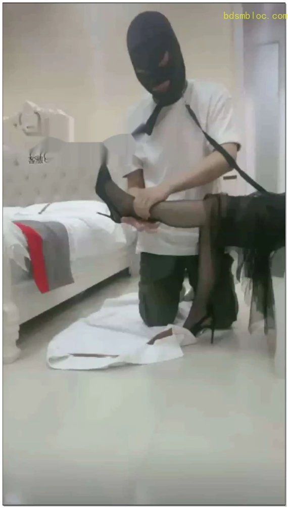 【女暴君S】站了一天奶狗伺候