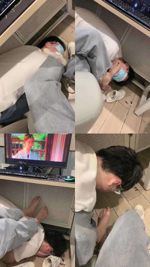 【嘟嘟】网吧专用舔脚狗