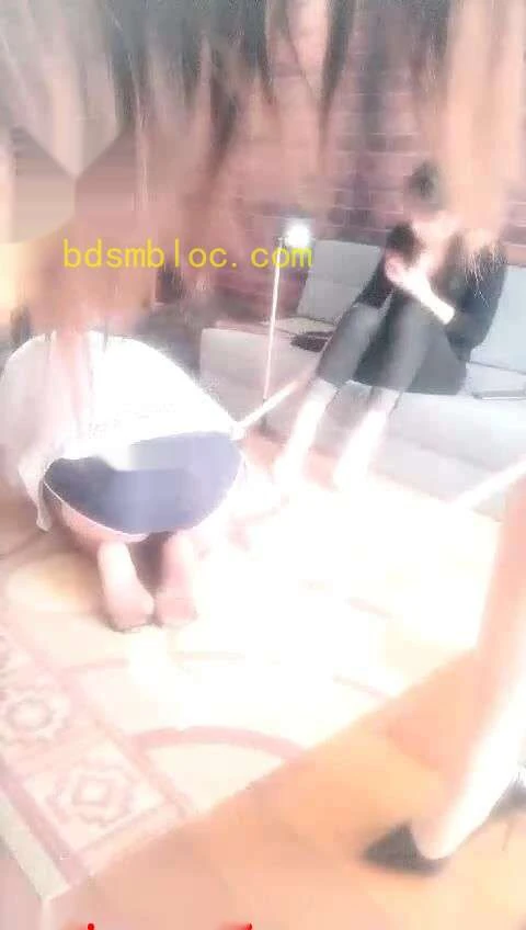 【冷色】双女王调女m舔脚