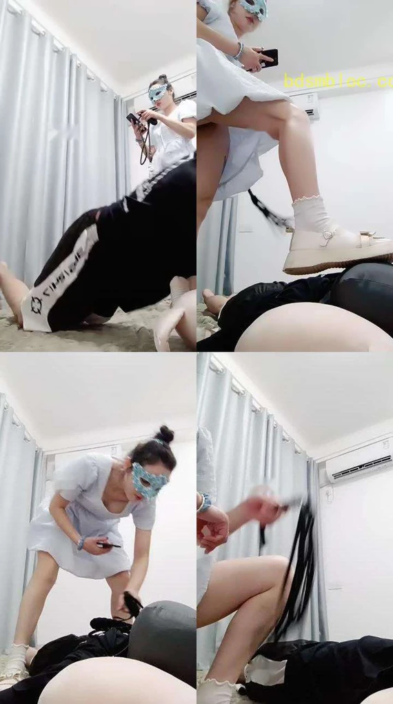 【姗姗】脏鞋白袜踩踏地毯奴