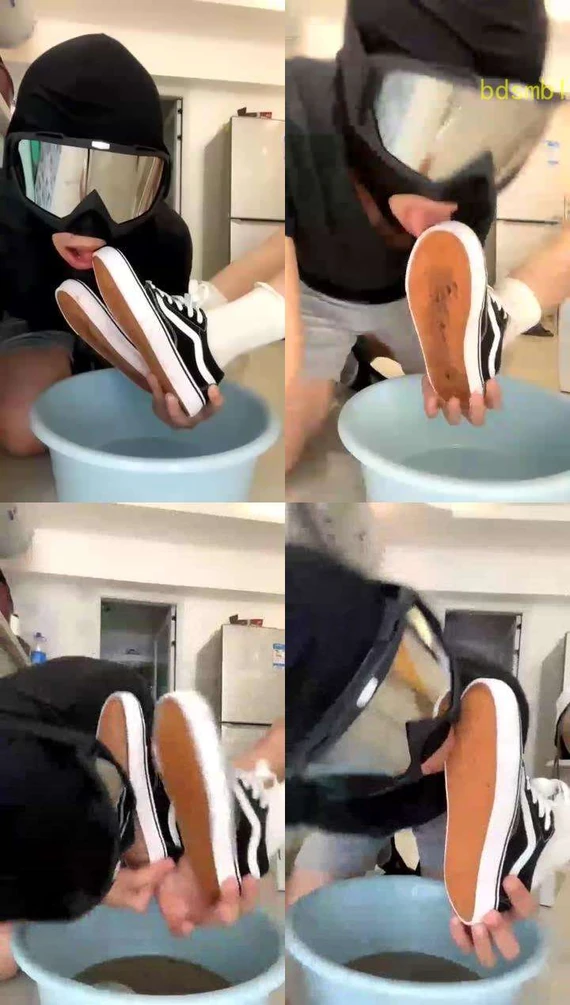 【云云酱】舔鞋喝脏水