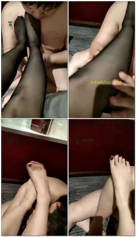 【御妈大大】日常调教，黑丝，裸足，美脚，圣水，狗子的天堂