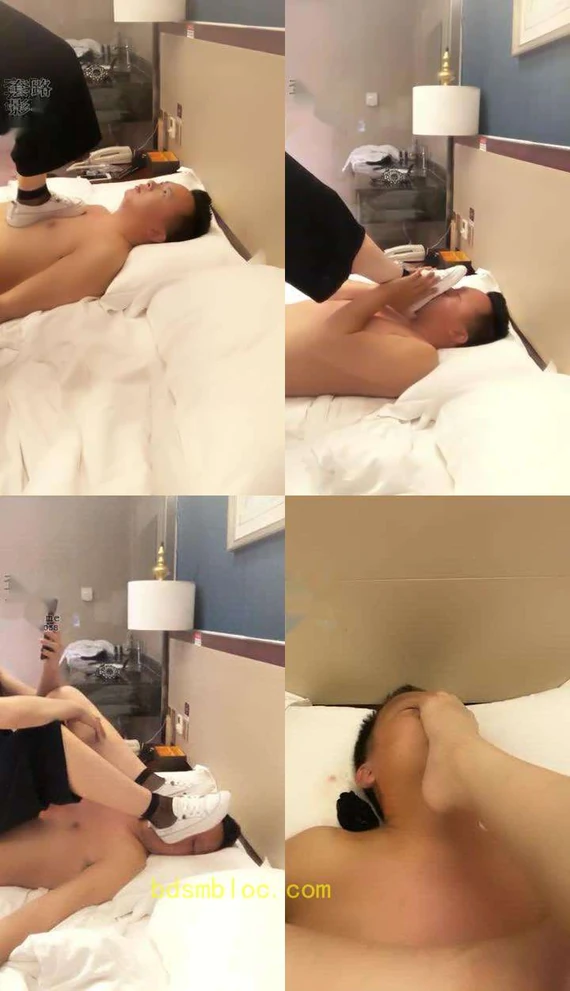 【魅儿】全体重踩踏 深喉爆狗头