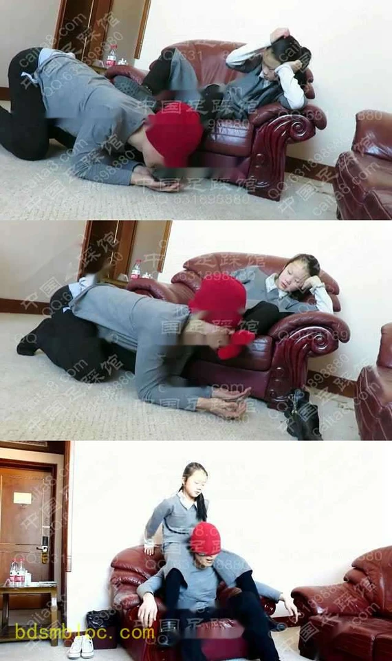 【小黑屋】跪舔12侑主棉袜小脚裸足，被女主各种羞辱！