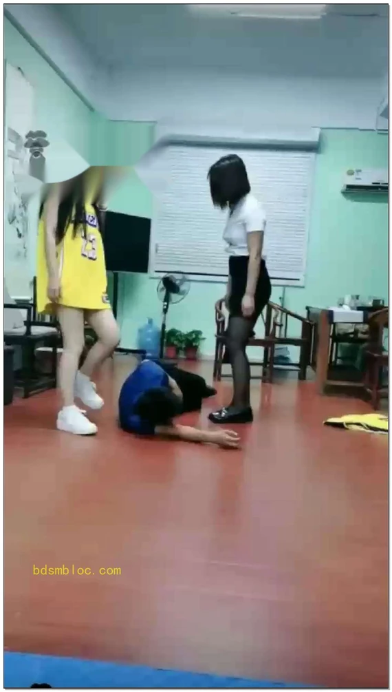【猫神大人】第一次开发素人美女
