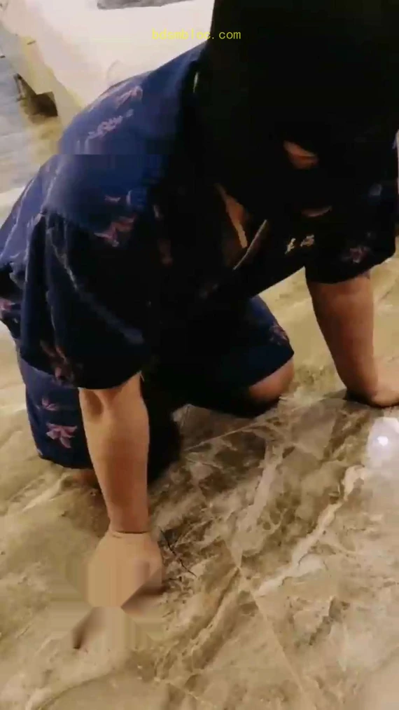 【辣吃多的辣姐】裤里丝玩脚奴