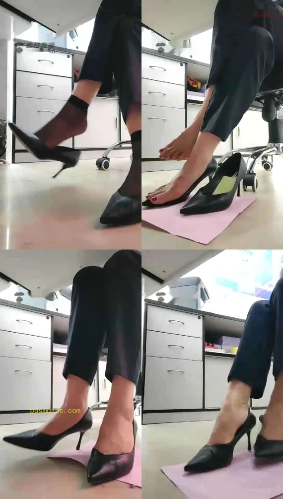 【芒果ss】第一视角裸足面包鞋垫
