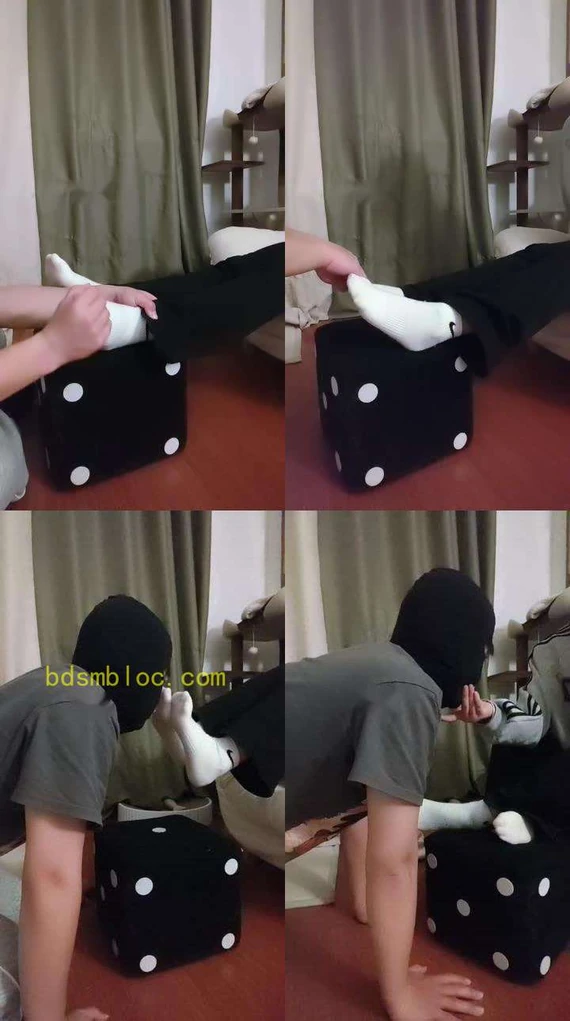 【小猫】白袜脚气味辱/脚插嘴