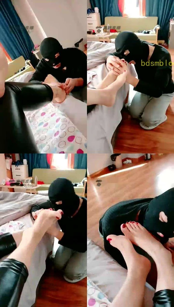 【灵犀女ss】皮裤嫩足侍奉，一天天的馋我这双脚