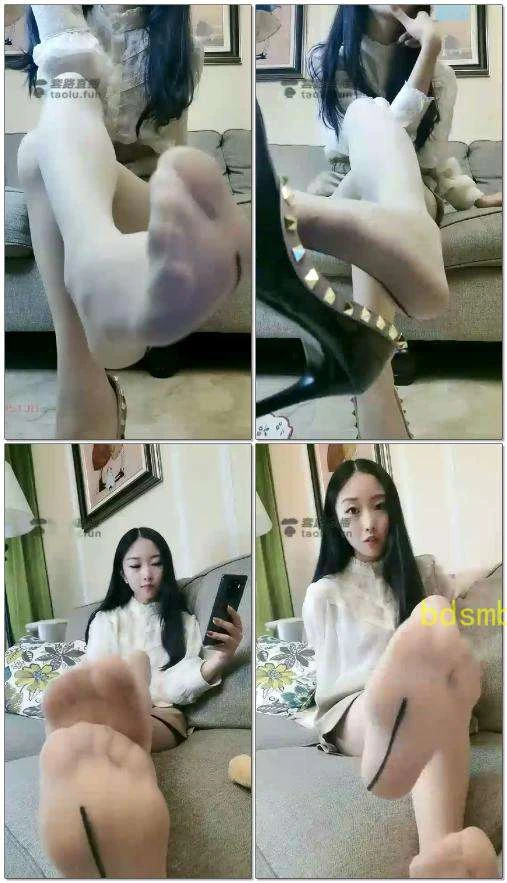 【小律S】极品美女丝足红绿灯