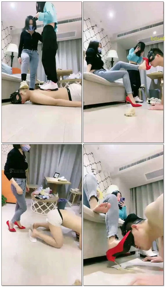 【曳摇S】双s丝袜堵嘴，踩踏钻胯，最后赏喝着尿she