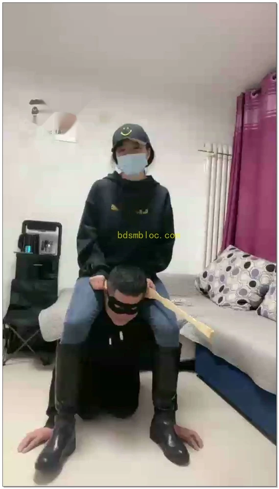 【鹿梦兮s】直播上门闻鞋闻脚爆揍你喜欢看的都有哦