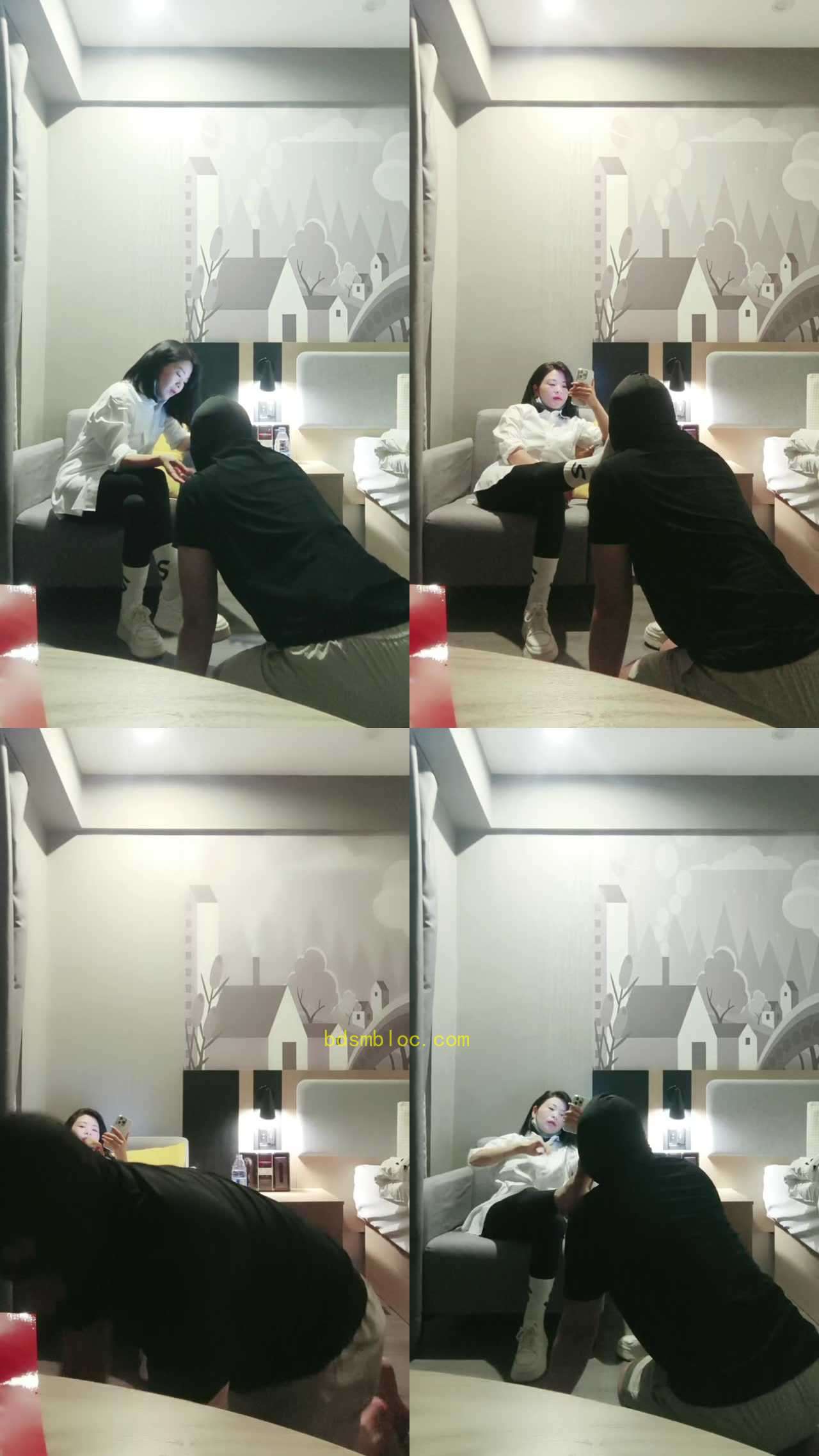 【娜S】狂抽耳光/运动后原味鞋袜辱 【娜S】狂抽耳光/运动后原味鞋袜辱